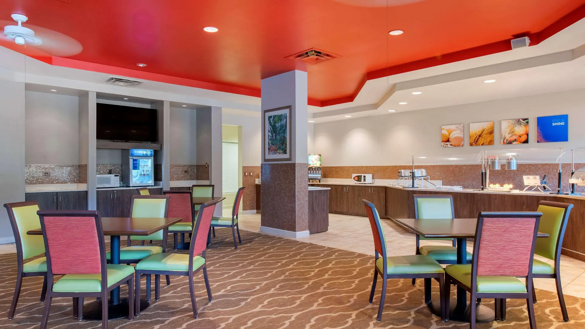 Hotel Comfort Maingate East Celebration
