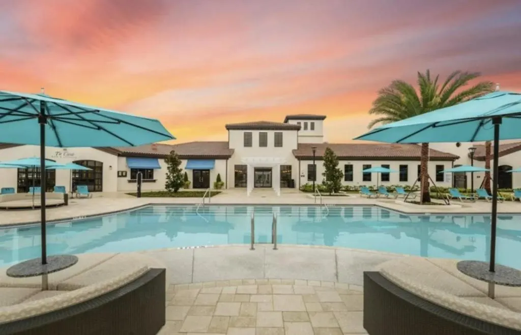 Holiday home 8 Bedroom- 6 Bathroom Windsor At Westside 8904bc *