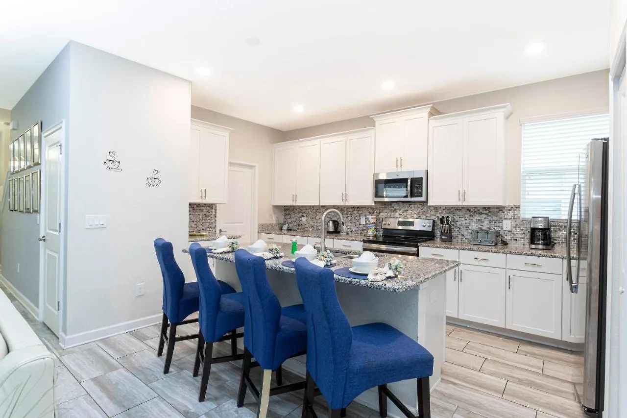 Blue Moon House بيت للعطل *