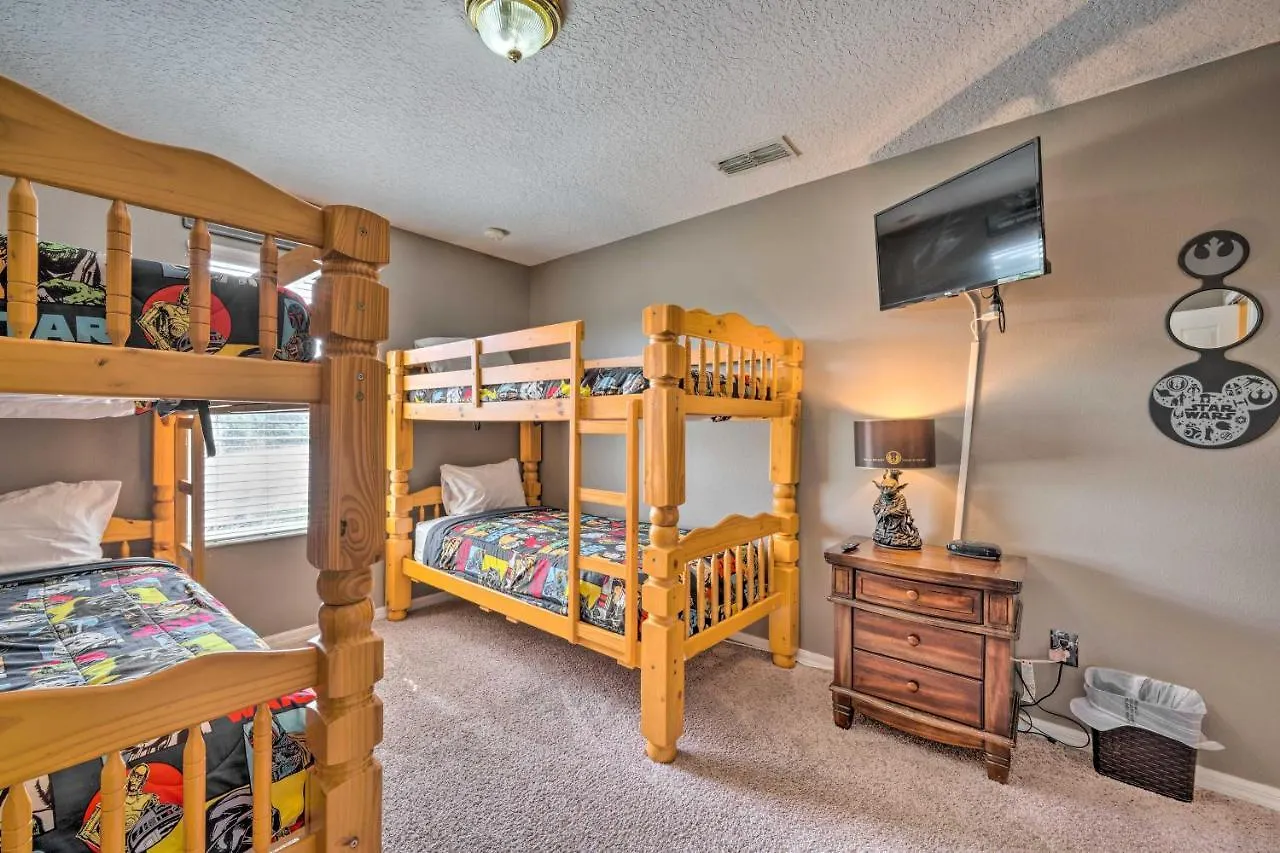 Semesterbostad Spacious Family With Game And Pool