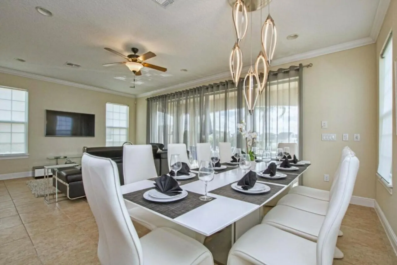 Reunion 5 Bedroom Vacation 7824 Holiday home