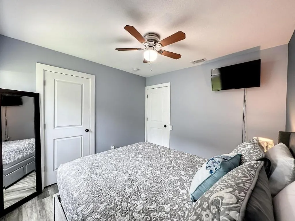 4 Bed 2 Bath Pool Luxury In A *