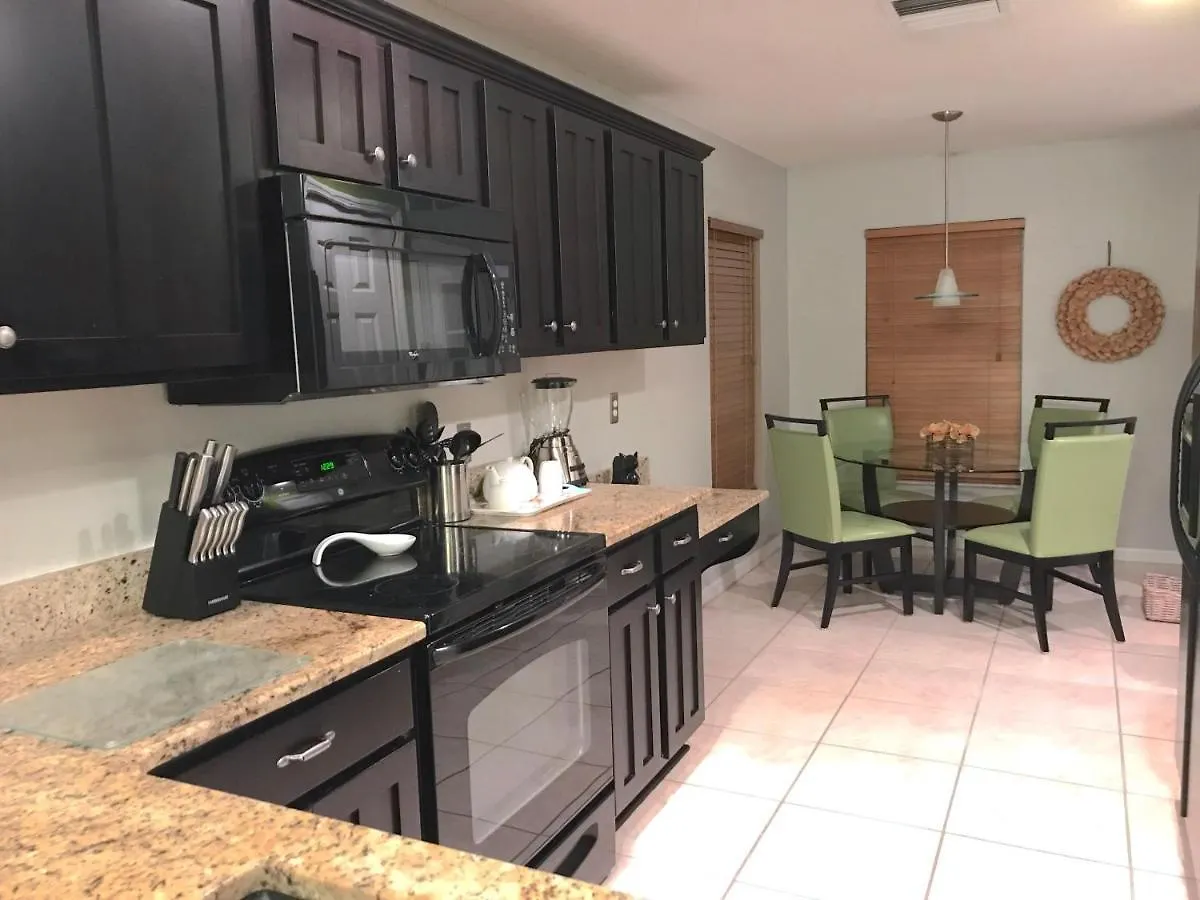 South Facing Pool With View - Hot Tub - Berkley Gated - Nr Kissimmee