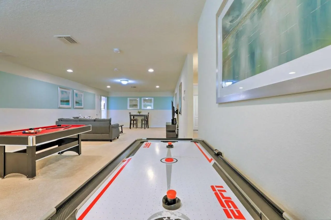 Holiday home New Upscale 8br Retreat With Private Pool, & Amenities - 7 Mi To Disney!