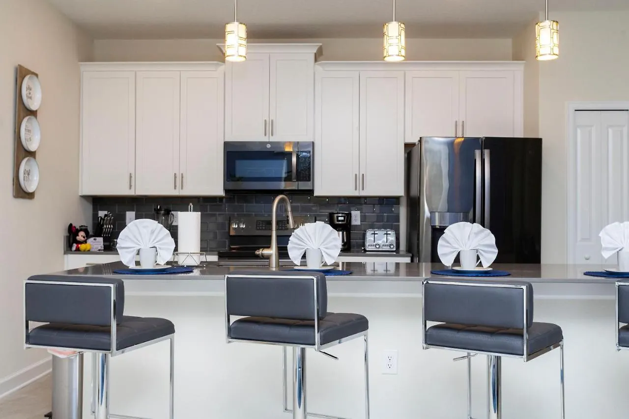 Semesterbostad Stunning 4bd W/ Pool Close To @ Storey 2881