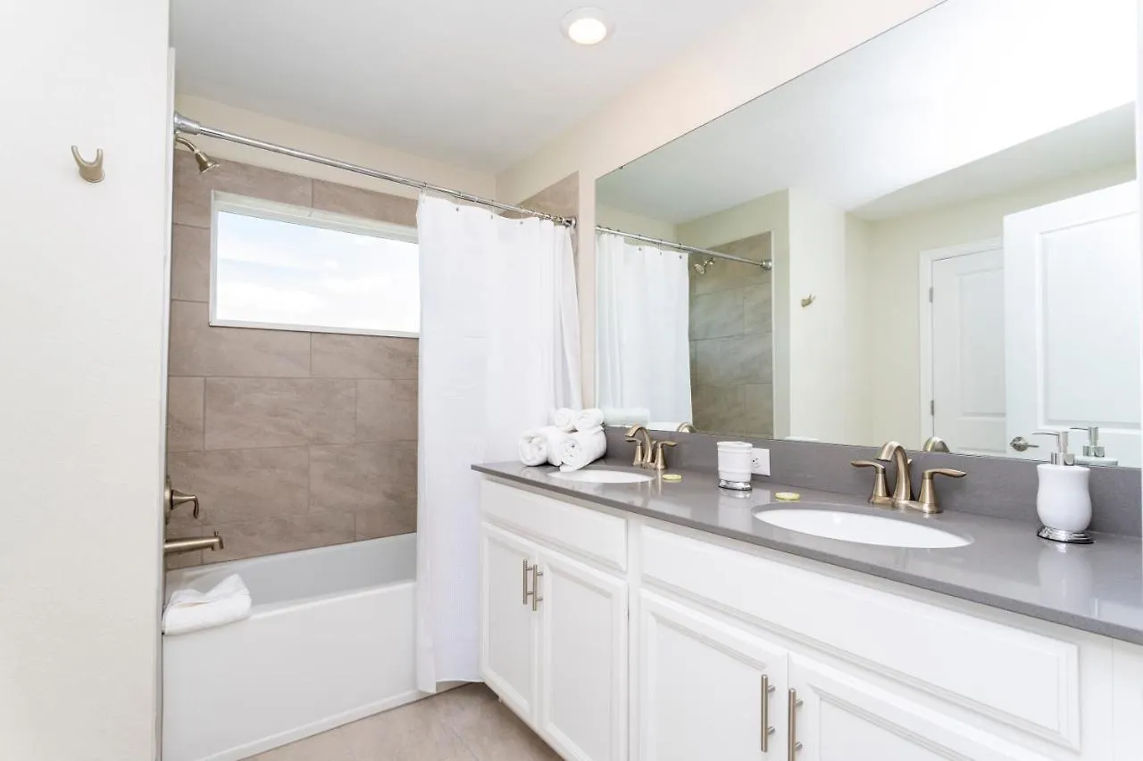 Stunning 4bd W/ Pool Close To @ Storey 2881 Kissimmee