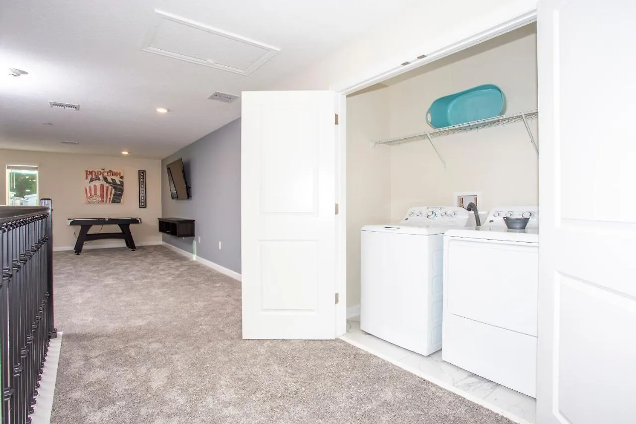 펜션 Stunning 8 Bd W/ Pool Close To Disney 2887