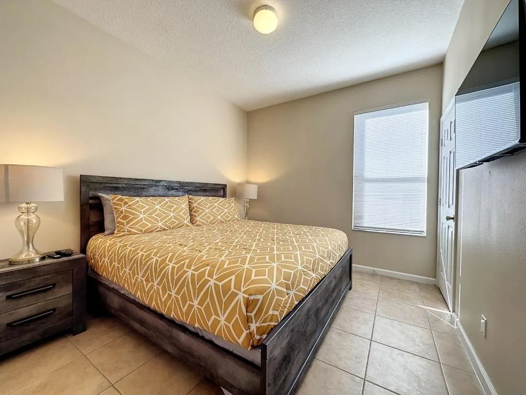 Villa Luxury 6bd 3,5ba Pool In Windsor Palms *