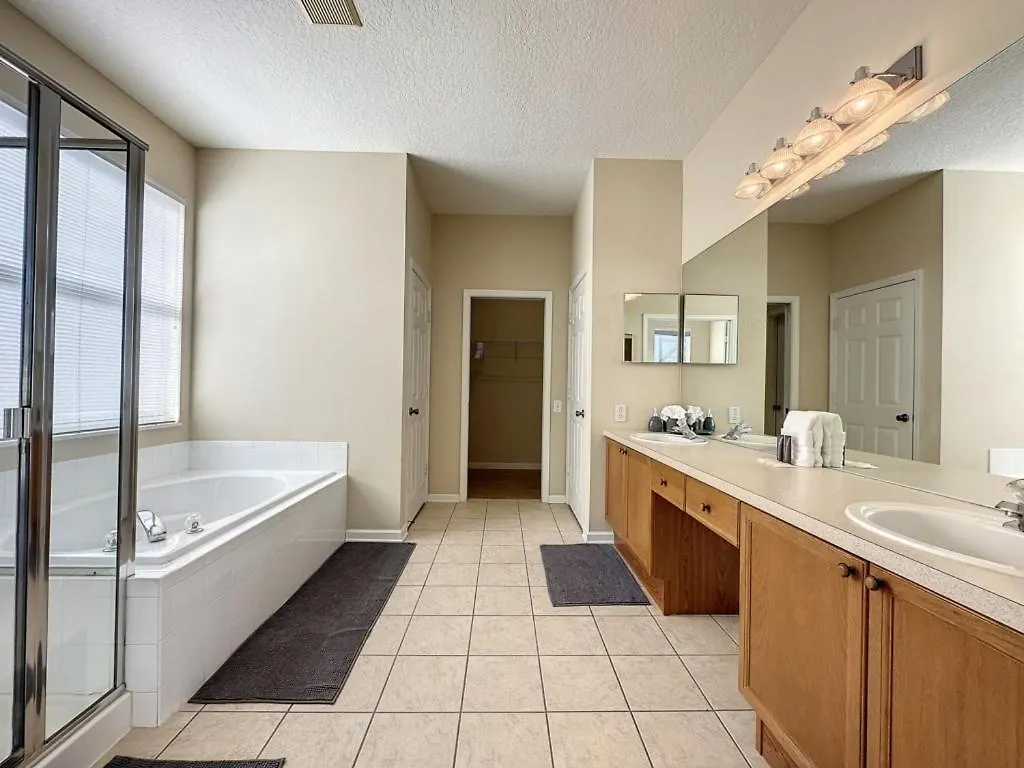 Villa Luxury 6bd 3,5ba Pool In Windsor Palms