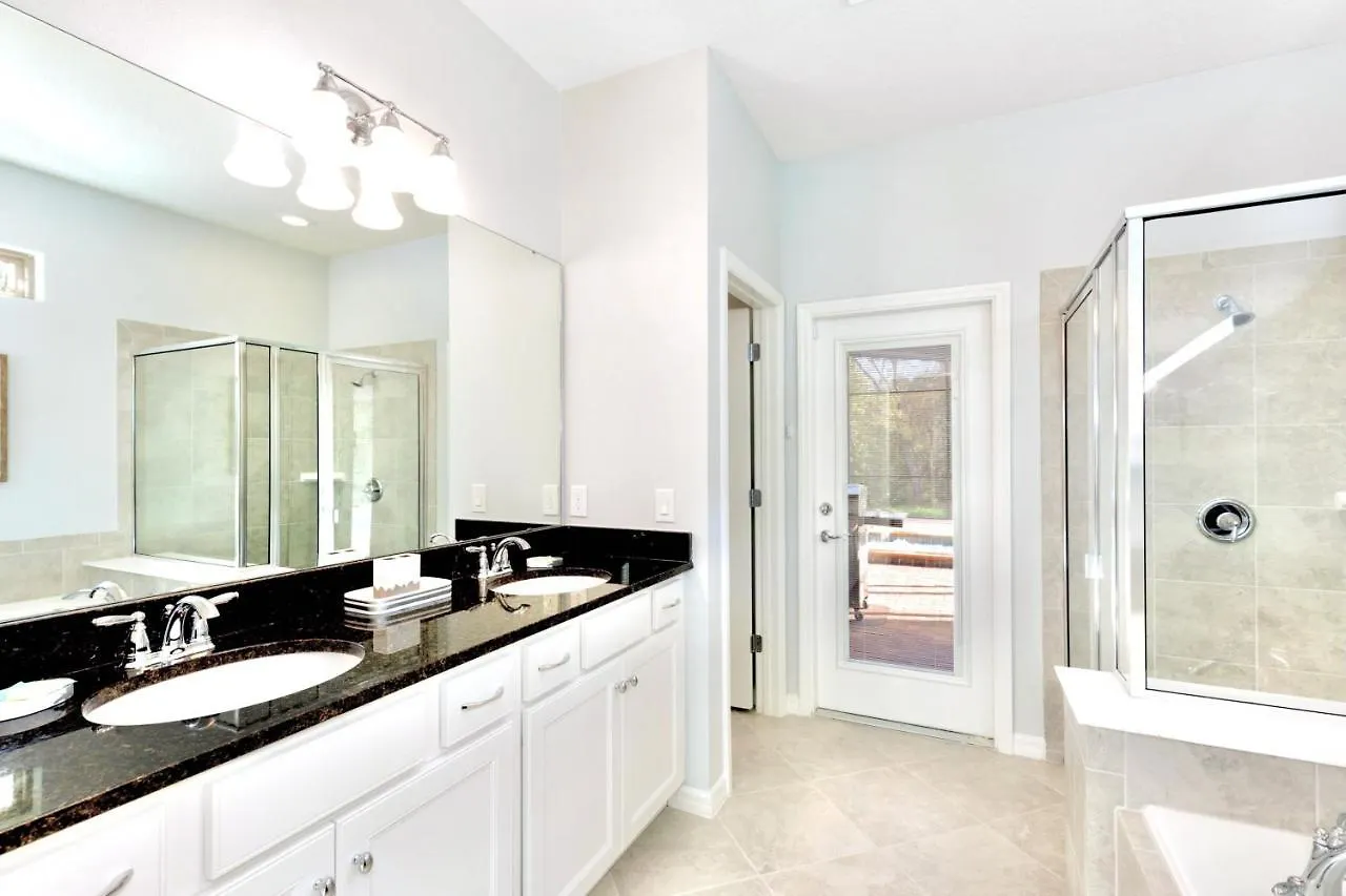 Family - 8br Luxury Mansion - Sleeps 16 - Private Pool, Hot Tub, Bbq! * Kissimmee