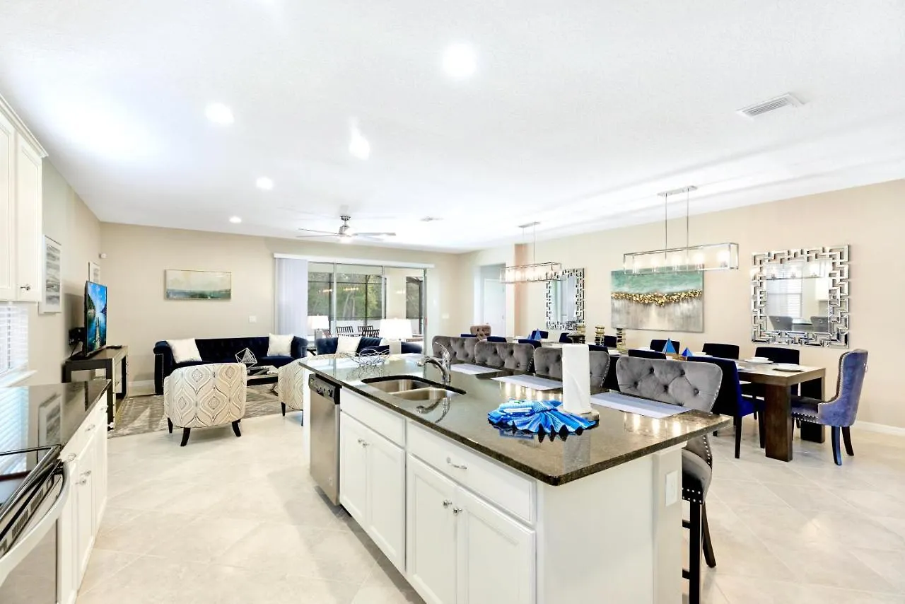 Prázdninový dům Family - 8br Luxury Mansion - Sleeps 16 - Private Pool, Hot Tub, Bbq! Kissimmee