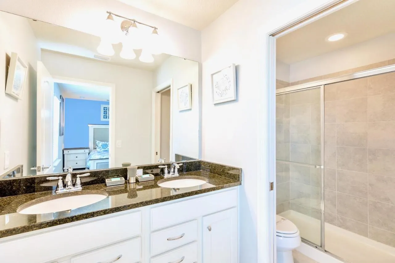 Family - 8br Luxury Mansion - Sleeps 16 - Private Pool, Hot Tub, Bbq! * Kissimmee