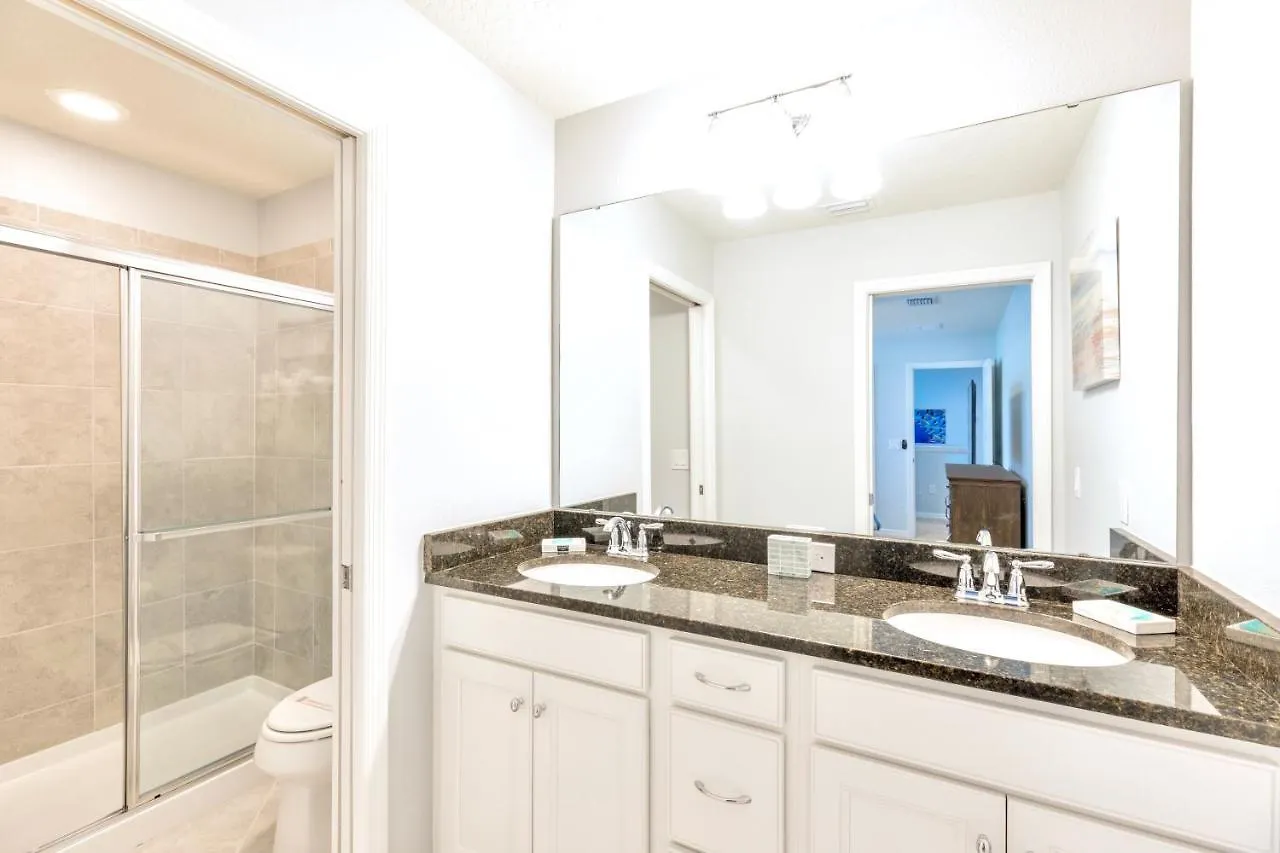 Family - 8br Luxury Mansion - Sleeps 16 - Private Pool, Hot Tub, Bbq! Kissimmee