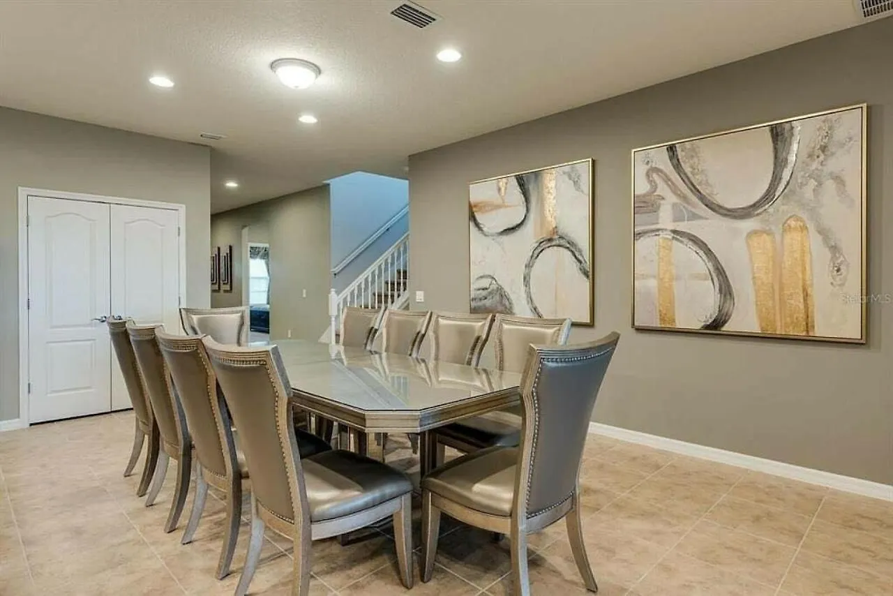8899 - Super Star Mansion W Pool Close To