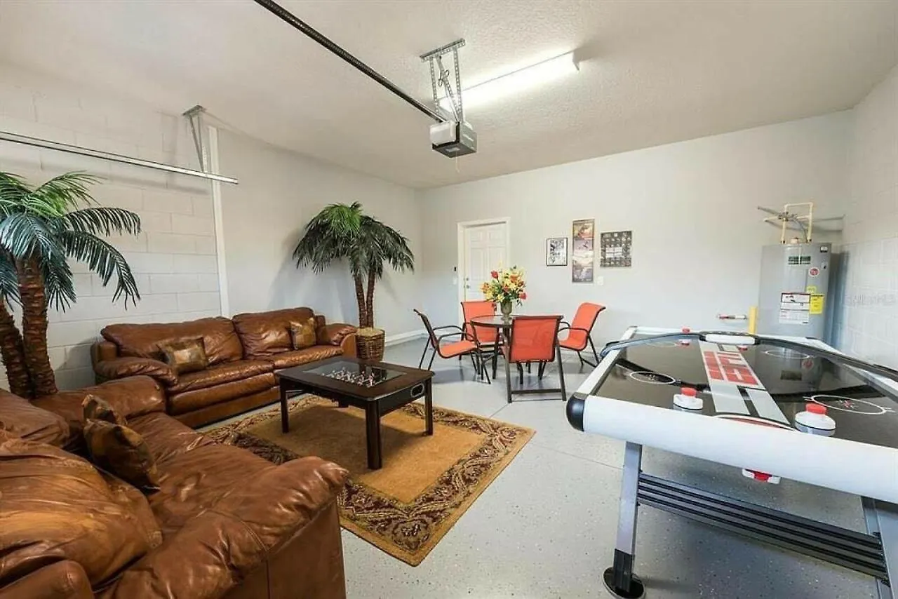 8899 - Super Star Mansion W Pool Close To *