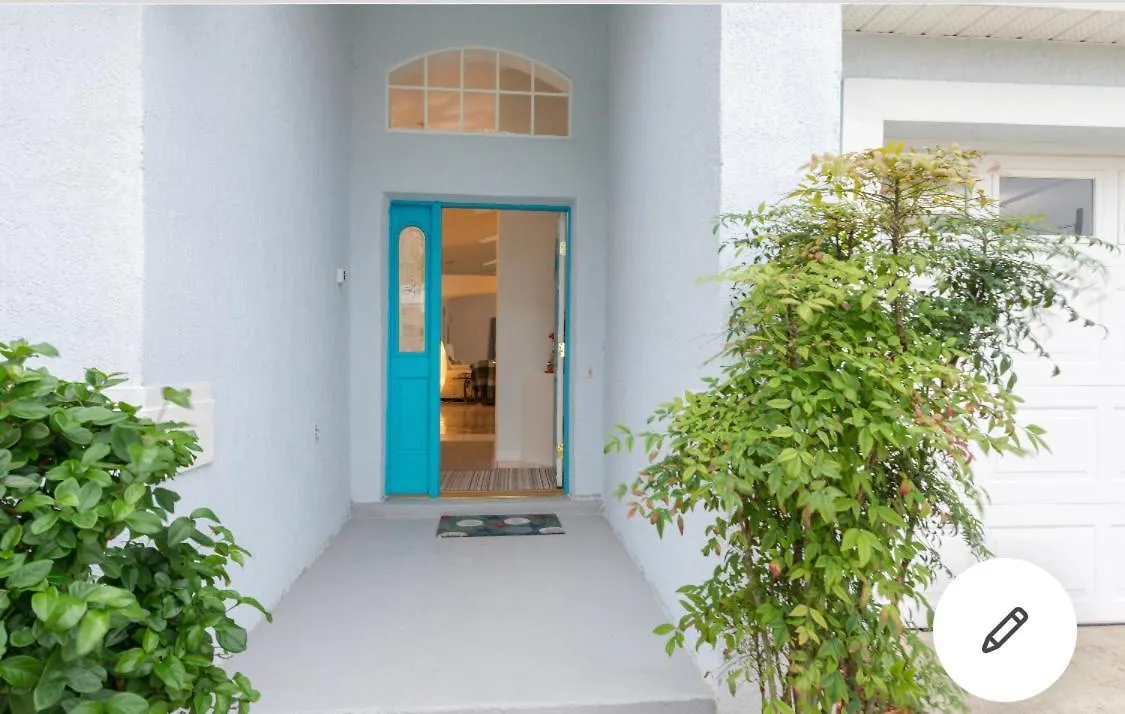 Проживание в семье Near Disney Vacation Private In Shared *