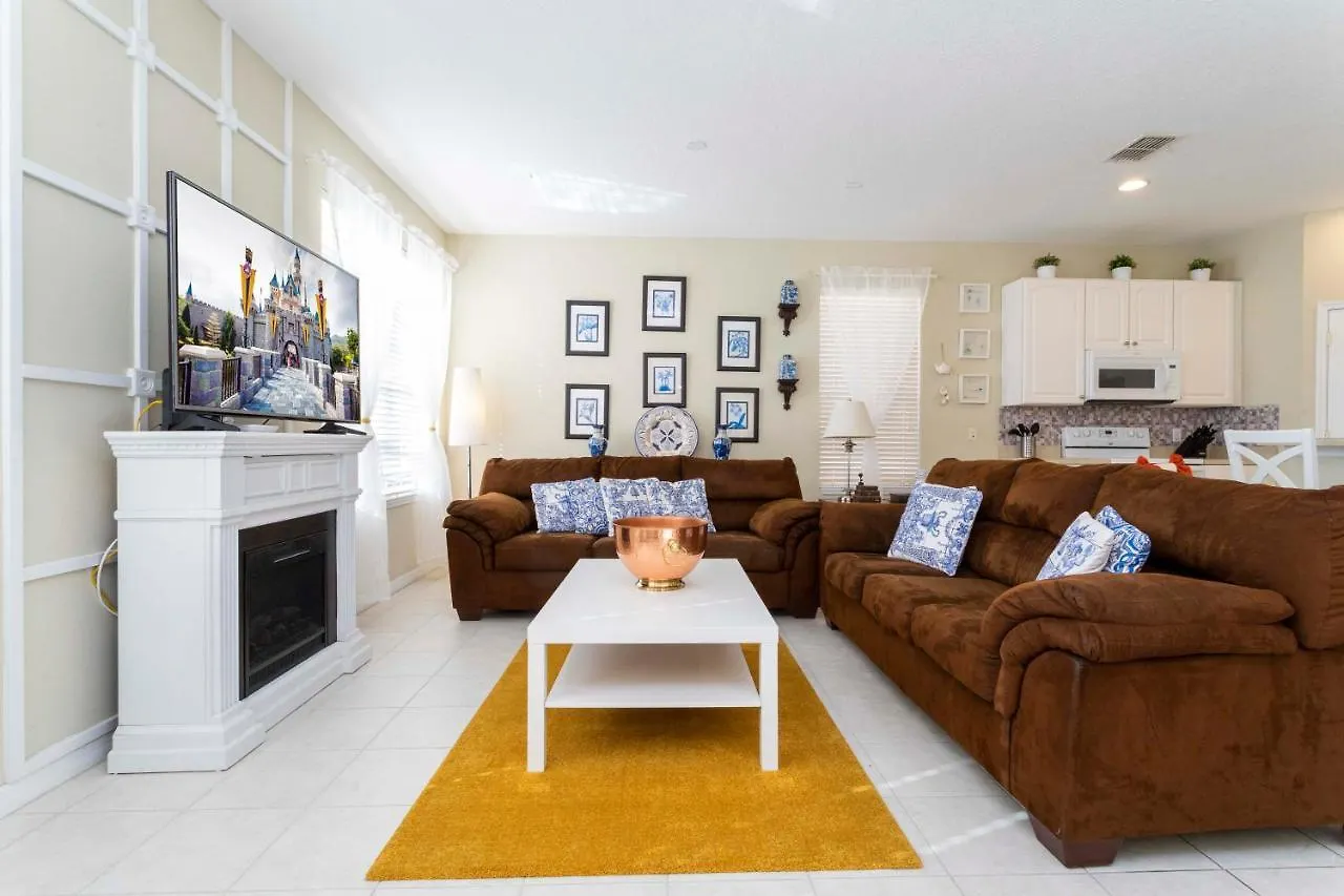 Gorgeous 4 Bedroom W/ Pool Close To 920 Holiday home