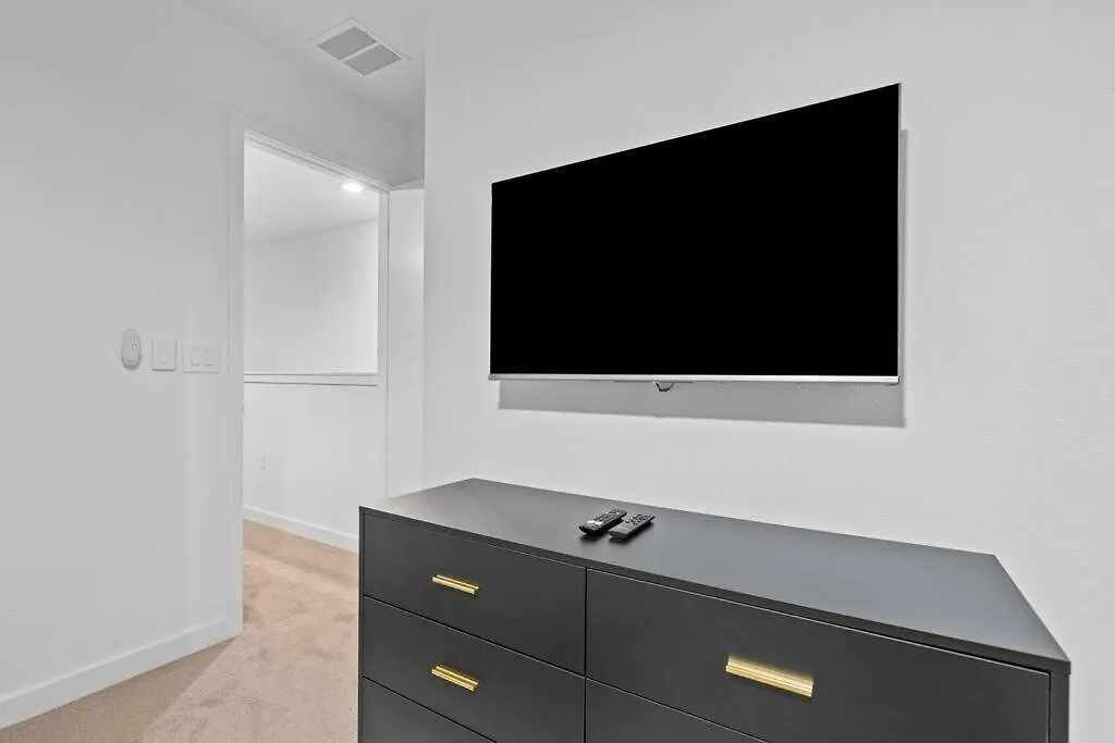 Ferienhaus King Bed- Modern - Movie - 15 Min To