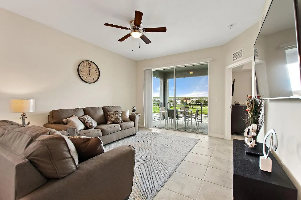 Triple Header Storey By Shine Apts *
