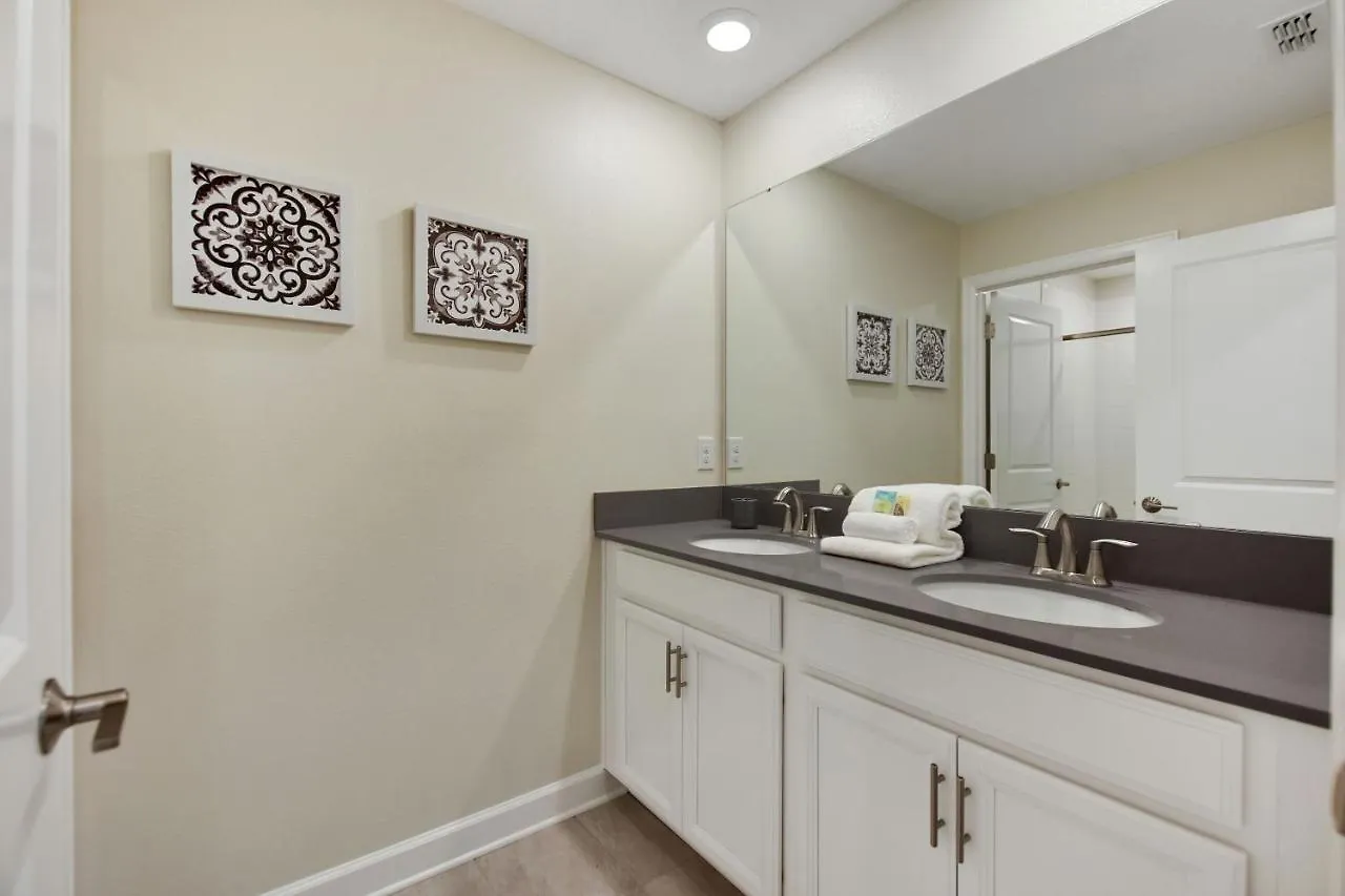 Barefoot Breeze - Storey By Shine #833 Townhouse * Kissimmee
