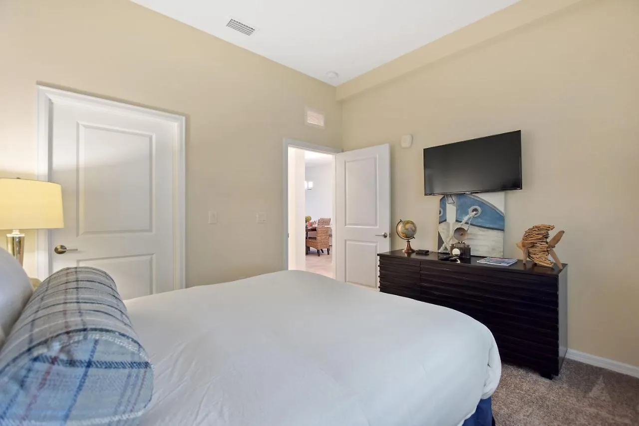 3131 Paradox Circle, Unit 404 #838 Apts Kissimmee