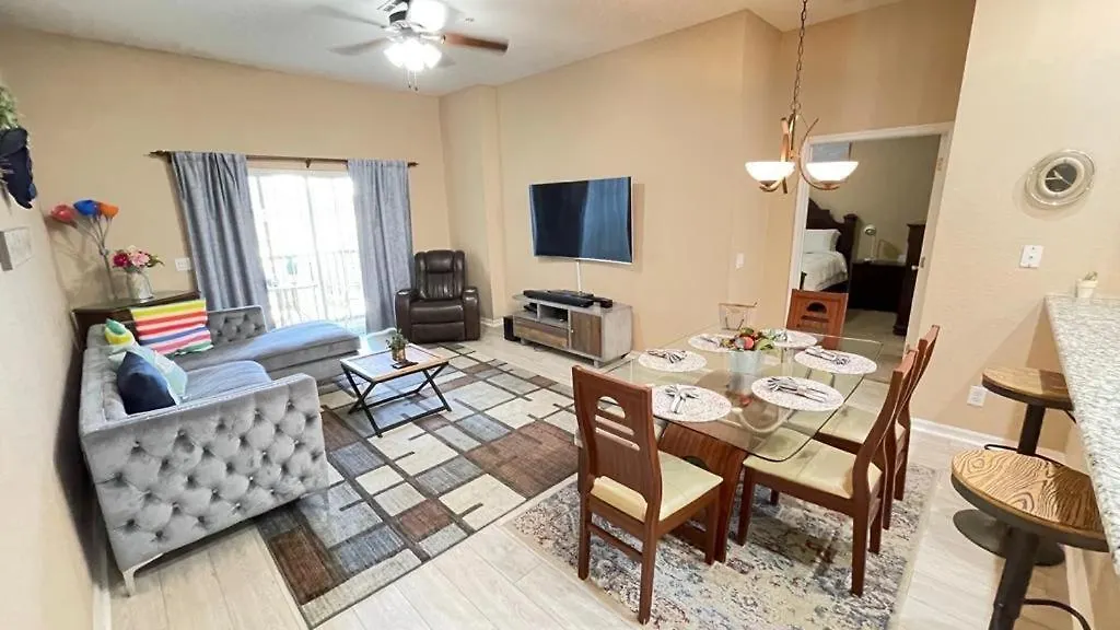Beautiful 3 Bedroom Minutes From Disney! *