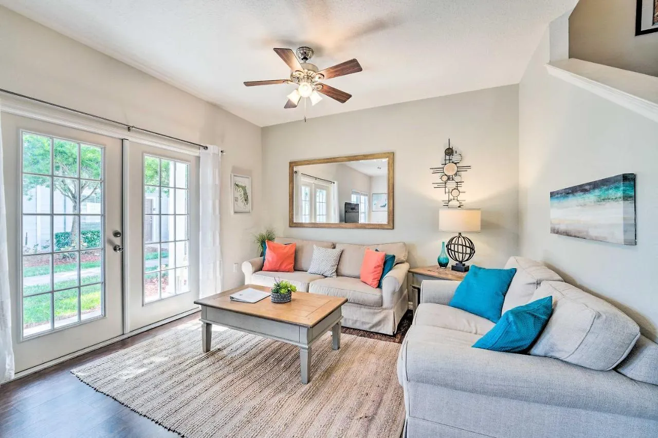 Сasa de vacaciones Lucaya Village Townhome With Pool, 6 Mi To Disney! *