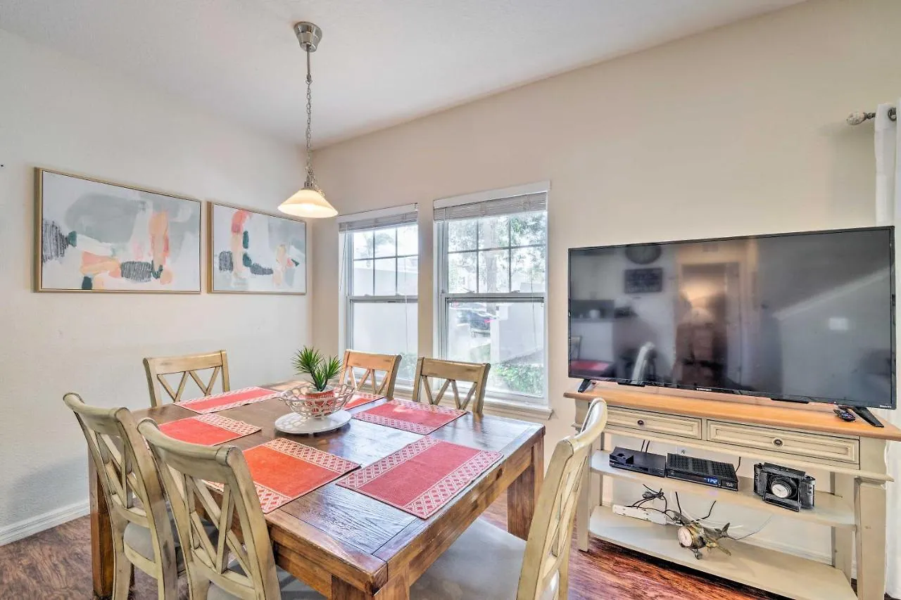Lucaya Village Townhome With Pool, 6 Mi To Disney! Сasa de vacaciones