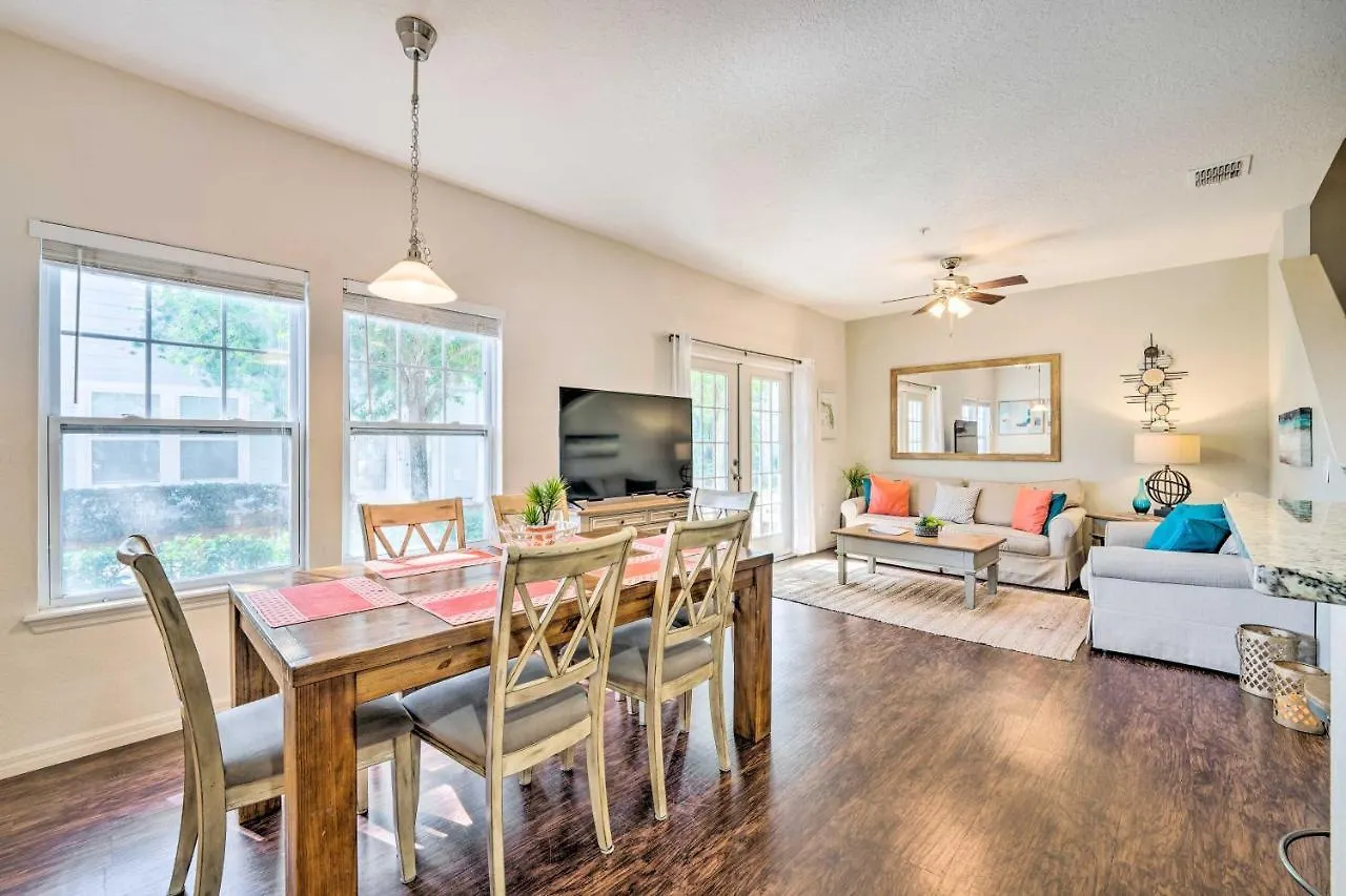 Lucaya Village Townhome With Pool, 6 Mi To Disney! Сasa de vacaciones Kissimmee