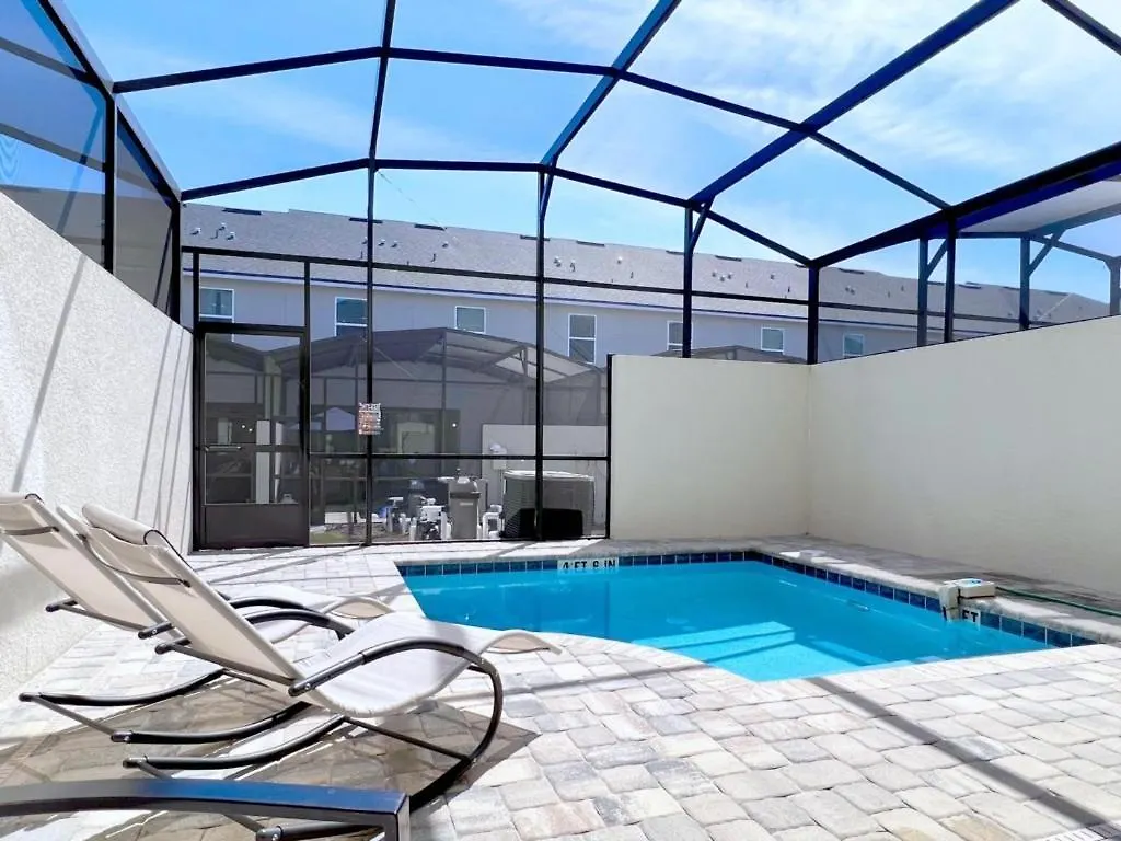 Σπίτι διακοπών Beautiful 5 Bedroom Town With Splash Pool