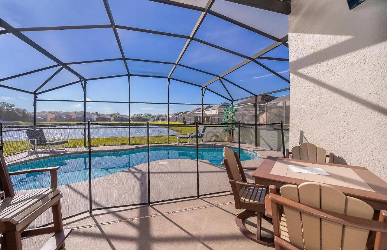 South Facing Pool With Stunning View - Family Friendly - Nr Holiday home Kissimmee