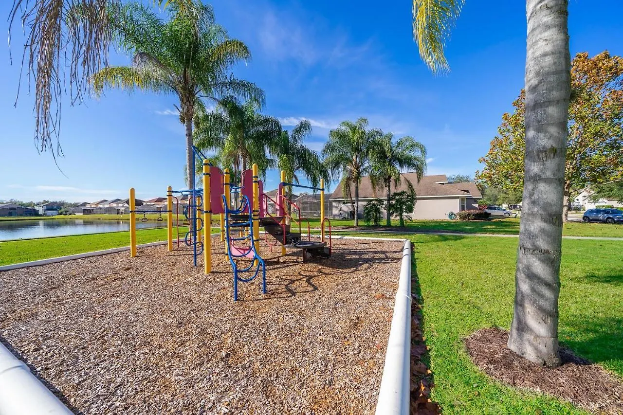 Holiday home South Facing Pool With Stunning View - Family Friendly - Nr Kissimmee