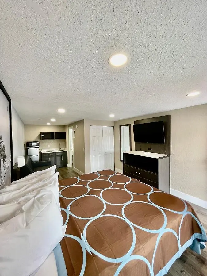 Super 8 By Wyndham Kissimmee-orlando Four Corners