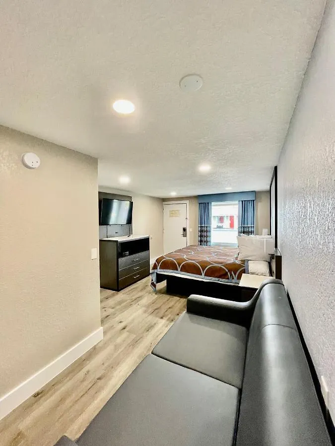 Super 8 By Wyndham Kissimmee-orlando Four Corners