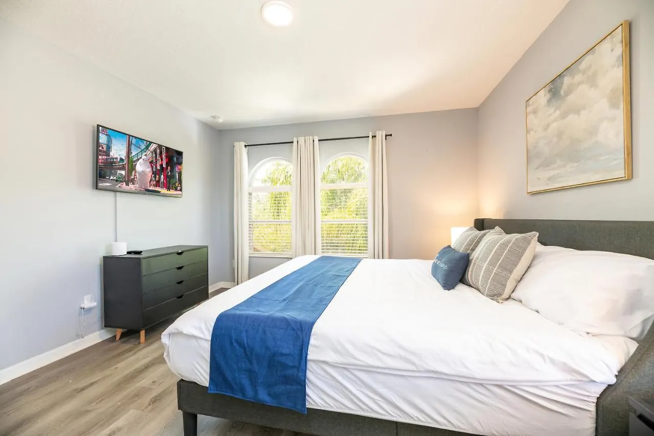 Villa Family Retreat 6br With Private Pool, & Theater Near Kissimmee