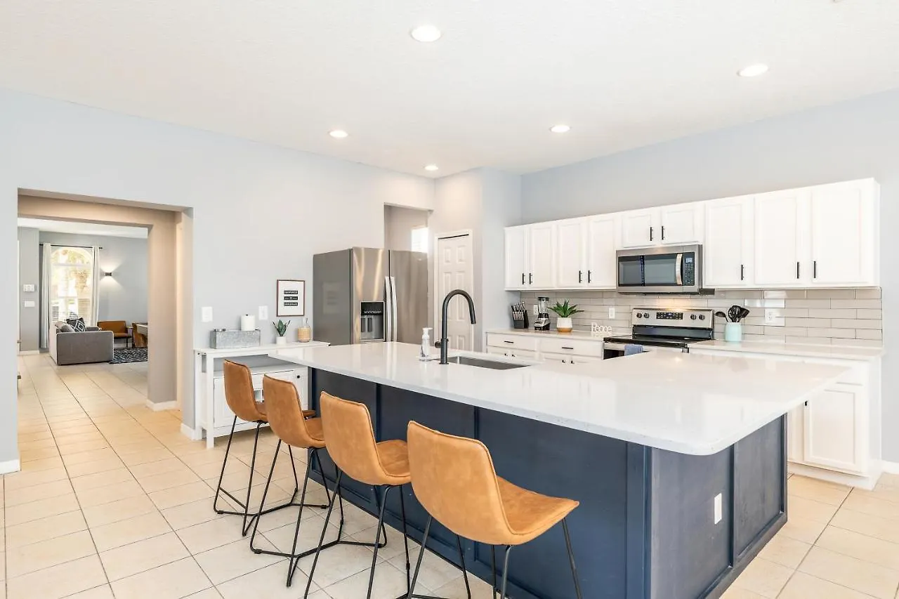 Family Retreat 6br With Private Pool, & Theater Near Villa *