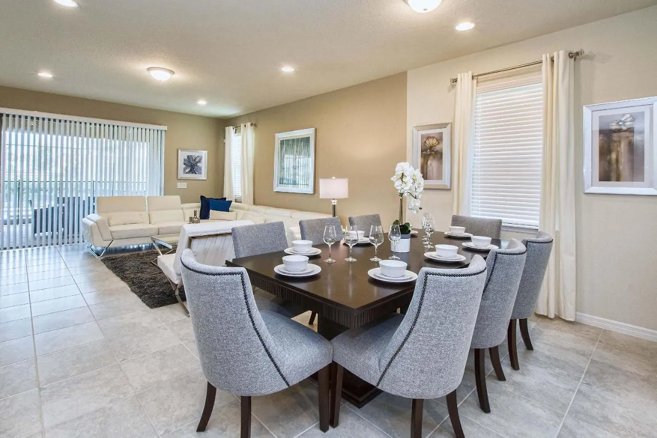 1800 Luxury Windsor Near Oversize Pool Villa
