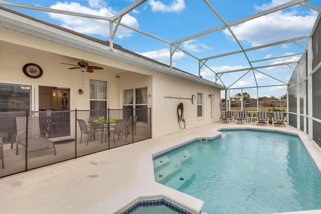 4 Bedrooms Pool And On Golf Course Fairways Estates *