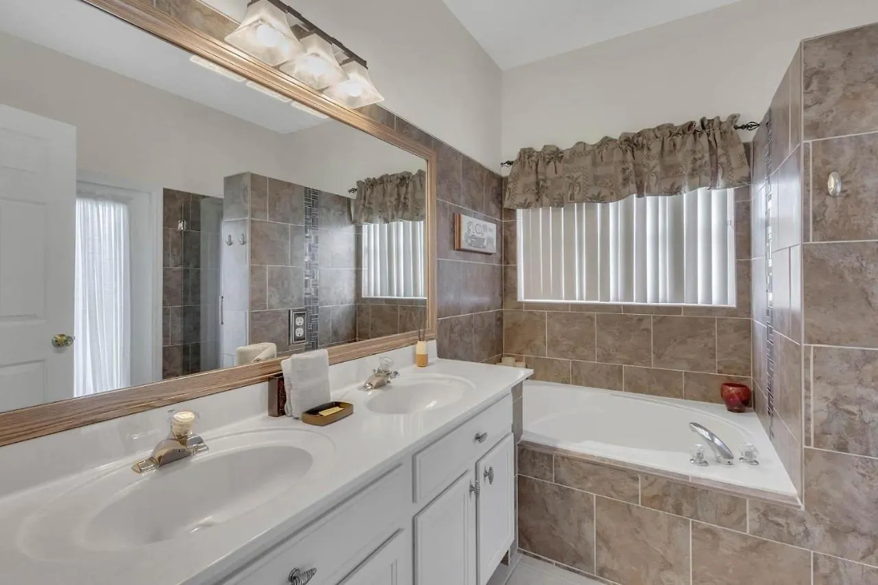 4 Bedrooms Pool And On Golf Course Fairways Estates * Kissimmee