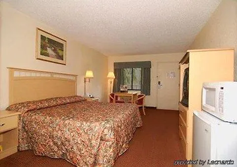 汽车旅馆 Country Hearth Inn- 基西米