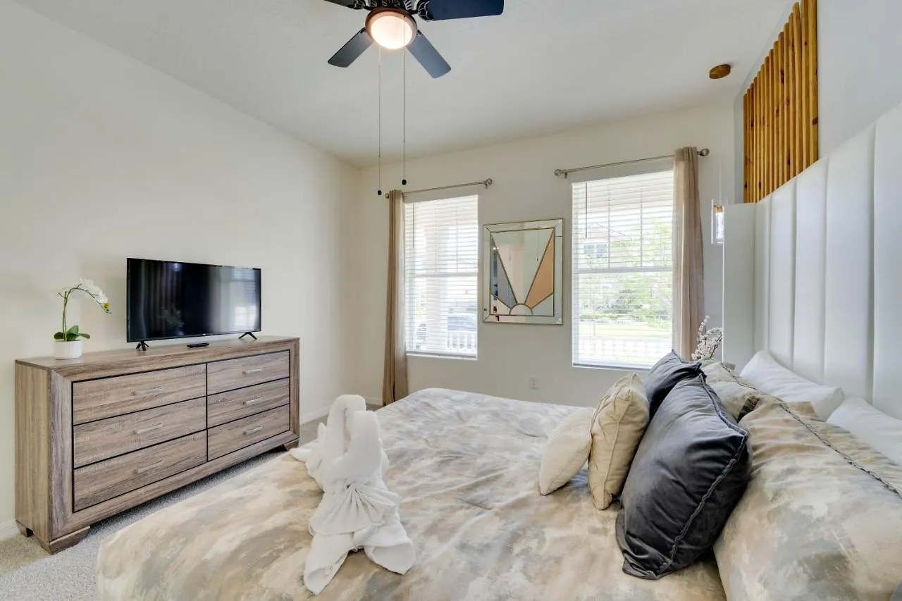 Orlando Area Getaway About 17 Mins To World! Holiday home Kissimmee