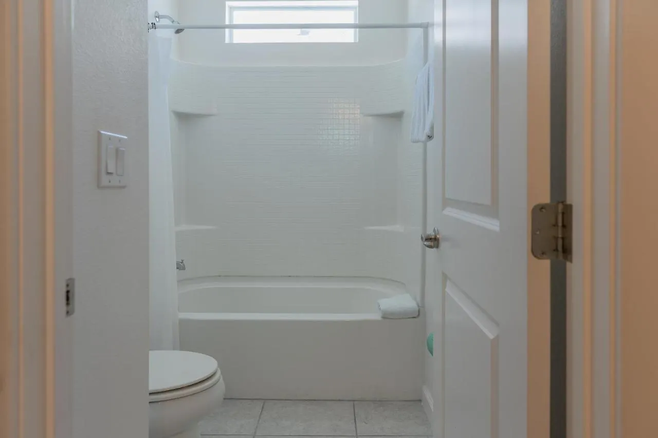 Heated Pool Vacation Villa, Theme Room, Gated Community Near Disney, Sleeps 12!