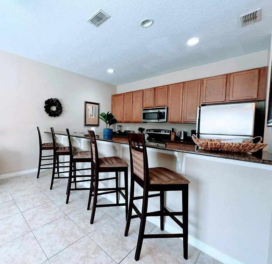 Beautiful 4 Beds At Paradise Palms קיסימי