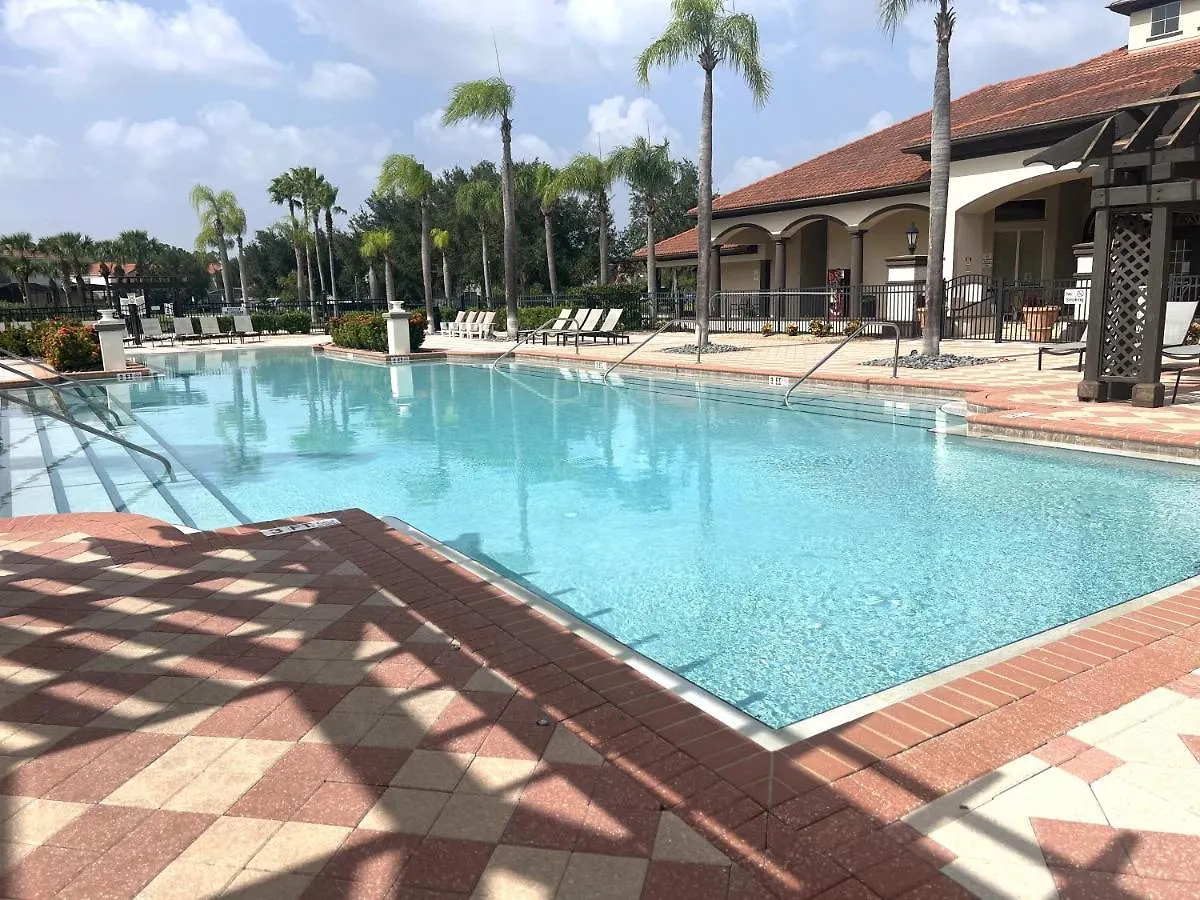 アパート With Private Pool And King Size Bed キシミー