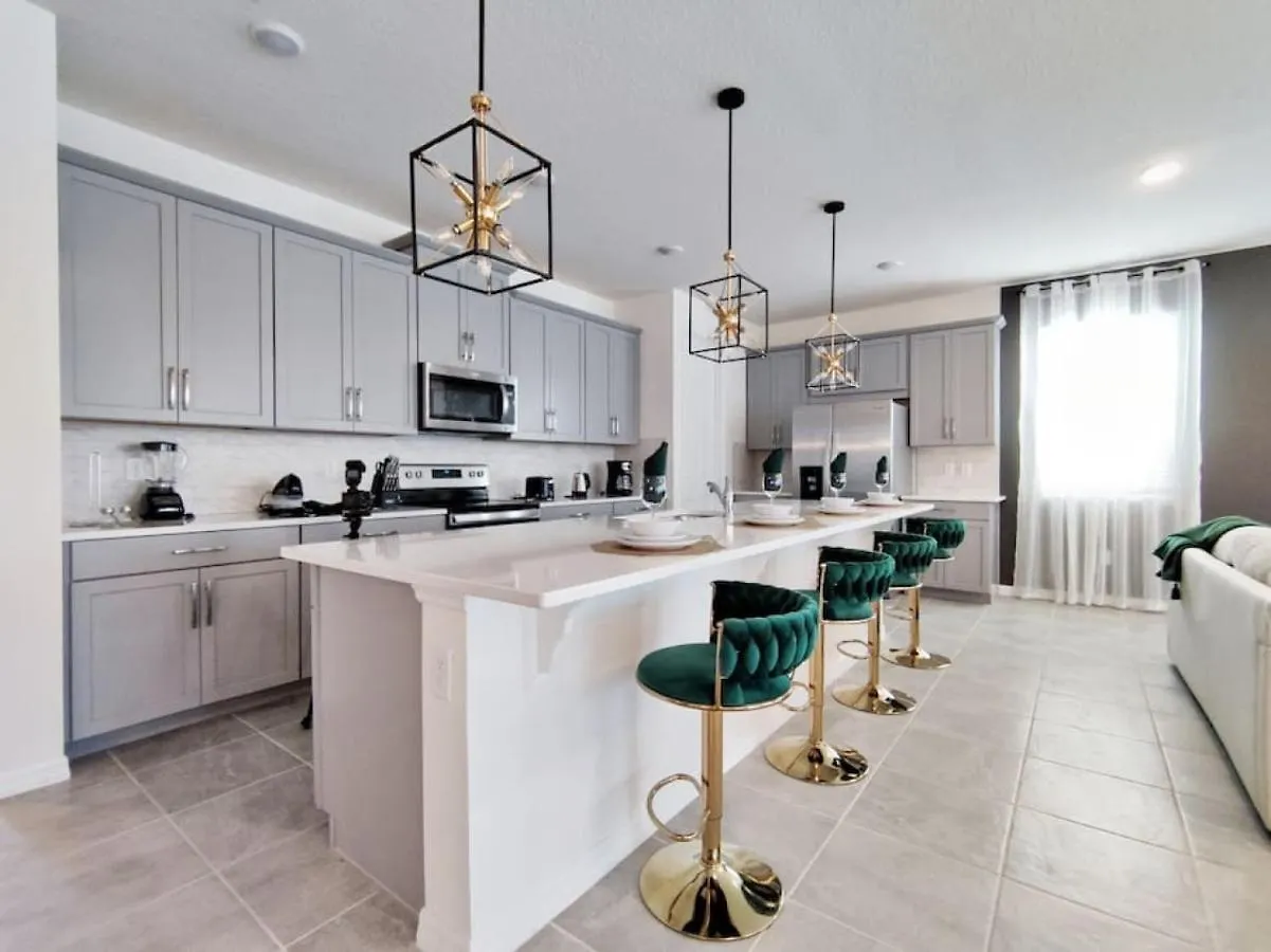 בית נופש Lakeview Theme Mansion In Solara קיסימי