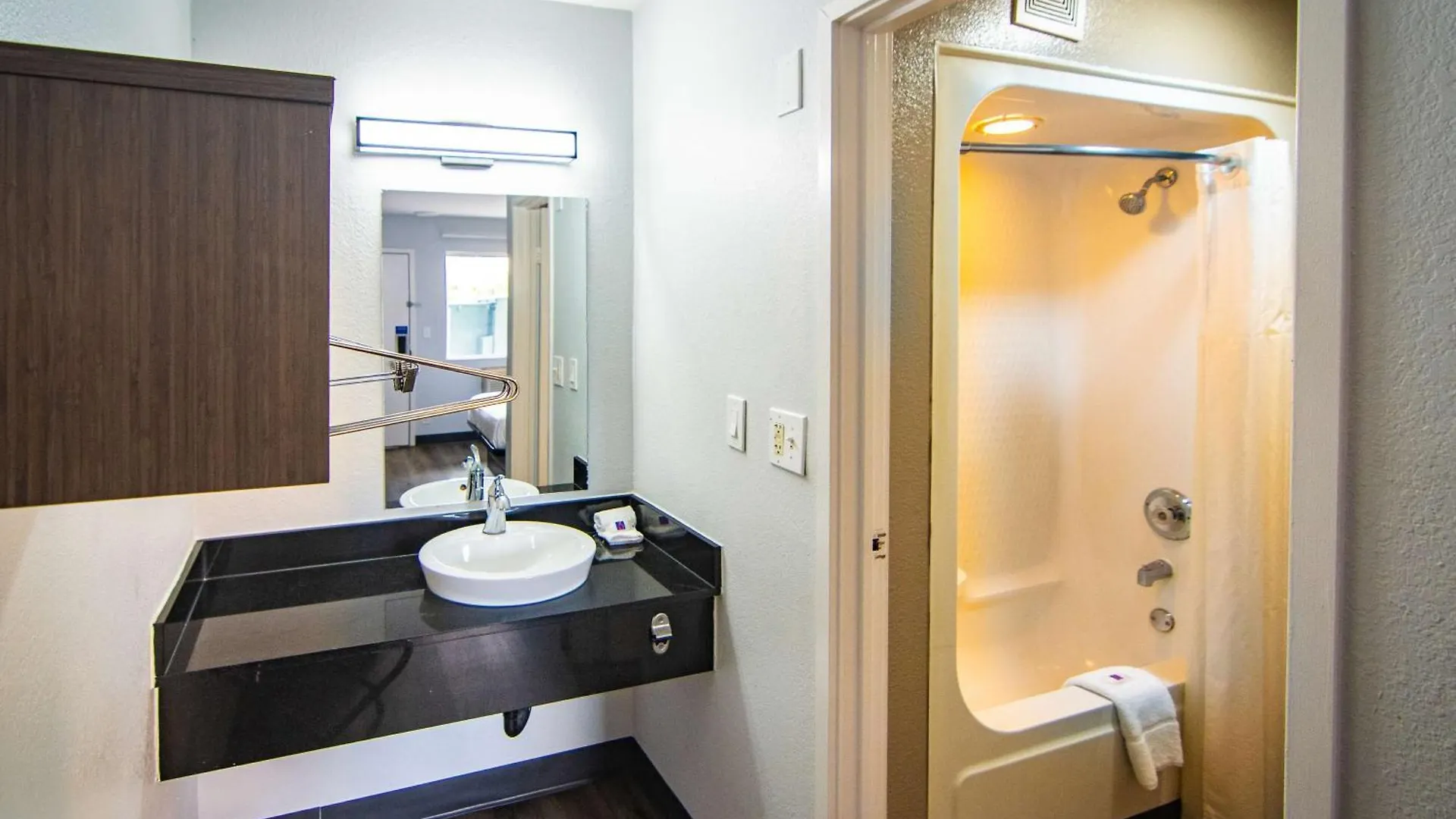 Hotel 6-kissimmee, Fl - Orlando
