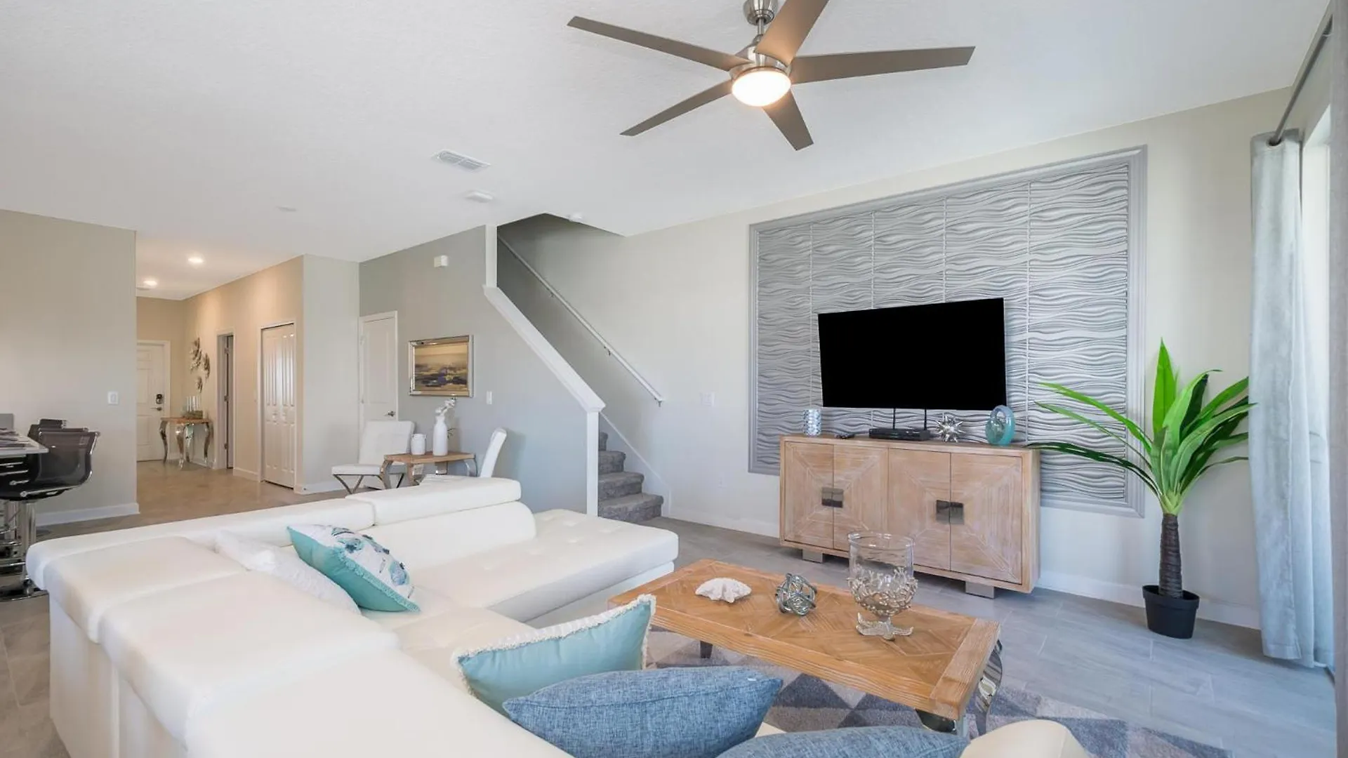 Hébergement de vacances 4975an Townhouse 5 Bedrooms & 4 Bathrooms + Pool *