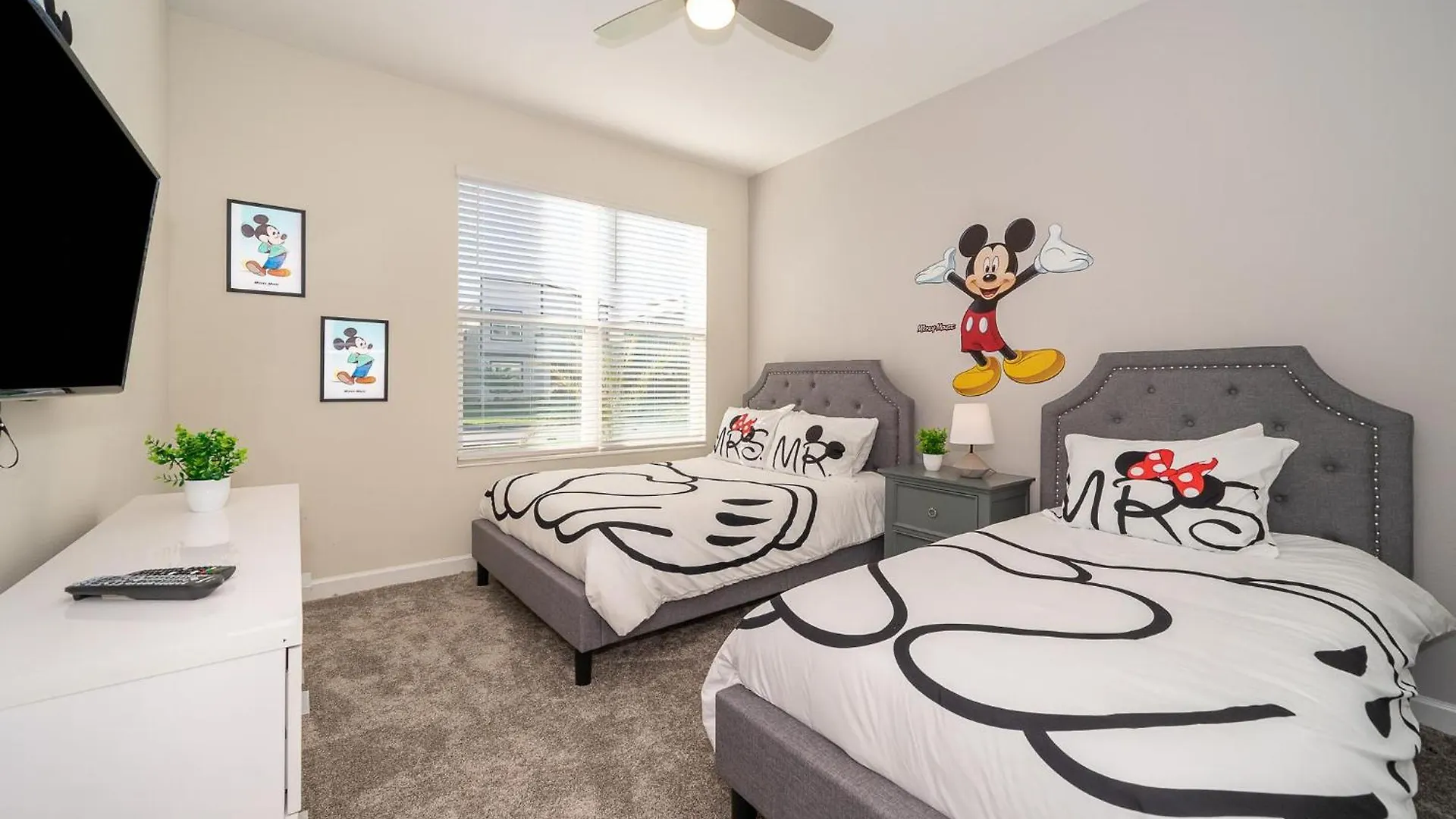 2752mp 5 Bed/5 Ba *