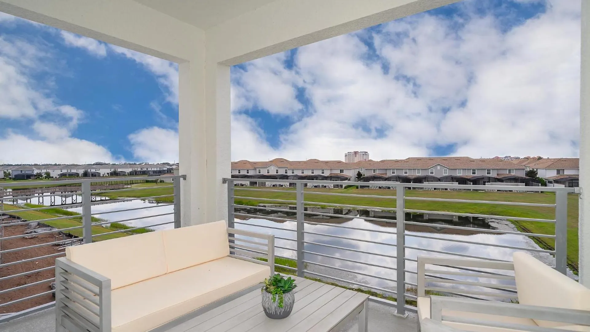 Daire 3111-302hm Storey Lake, 2/2 View
