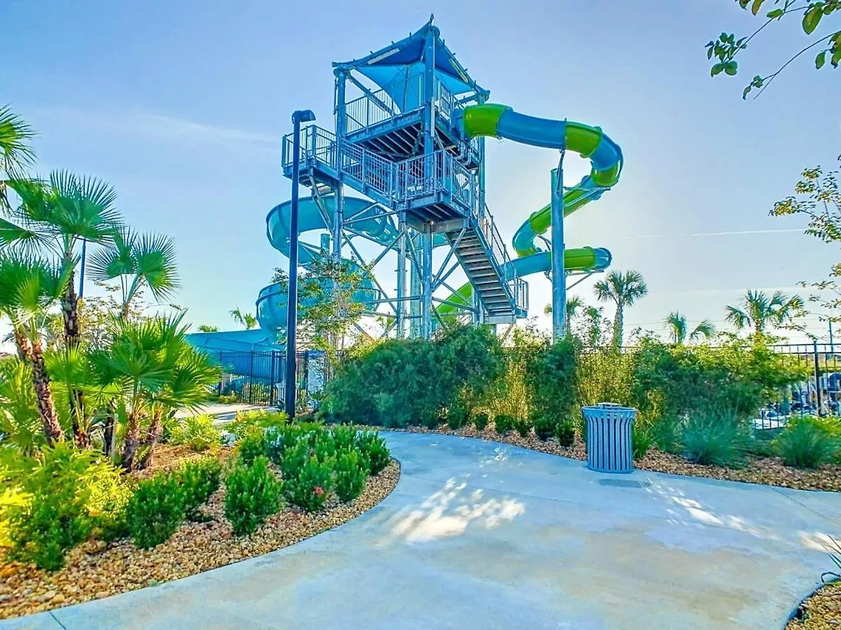 Beautiful 2br With Waterpark & Private Game 基西米